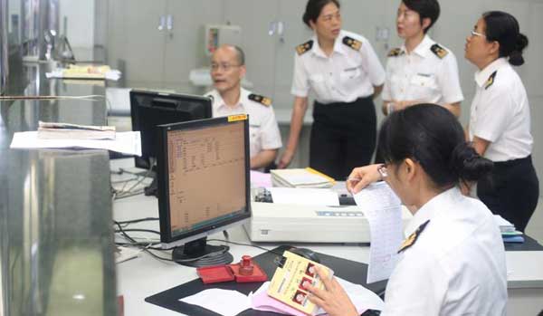 出口過程中，異地報關備案手續如何辦理？
